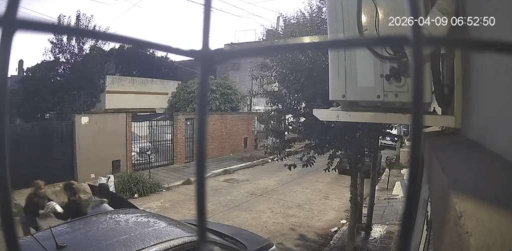Nuevo asalto en Lanús: delincuentes interceptaron a una mujer y le robaron la&nbsp;camioneta
