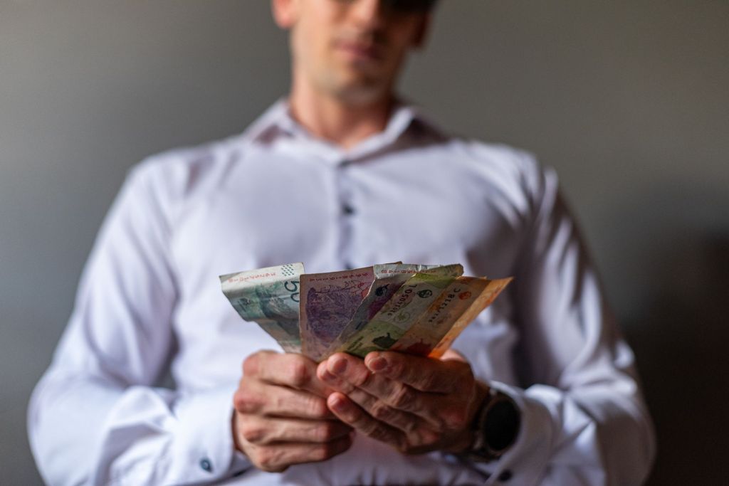 Crece Argentina pero con preocupación por la apreciación&nbsp;cambiaria