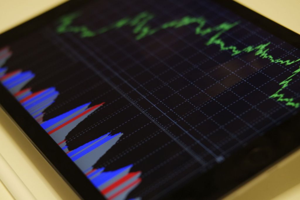 Merval retrocede mientras ADRs avanzan y riesgo país toca 410&nbsp;puntos