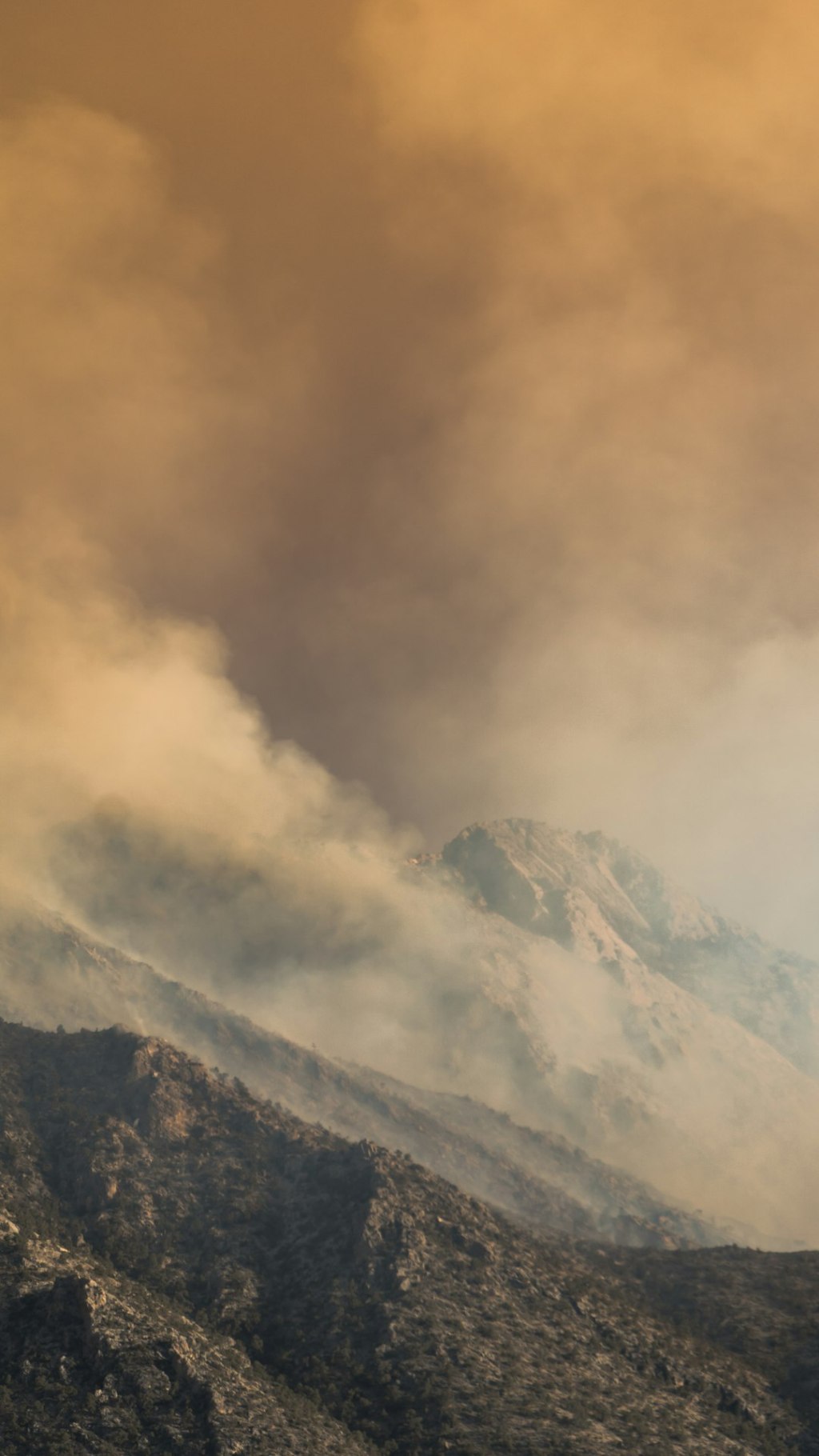 Emergencia en Nevada: 90 mil evacuados por incendio en&nbsp;expansión